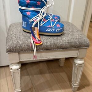 Moon Boot Blue Snow Boots with Pink Stars